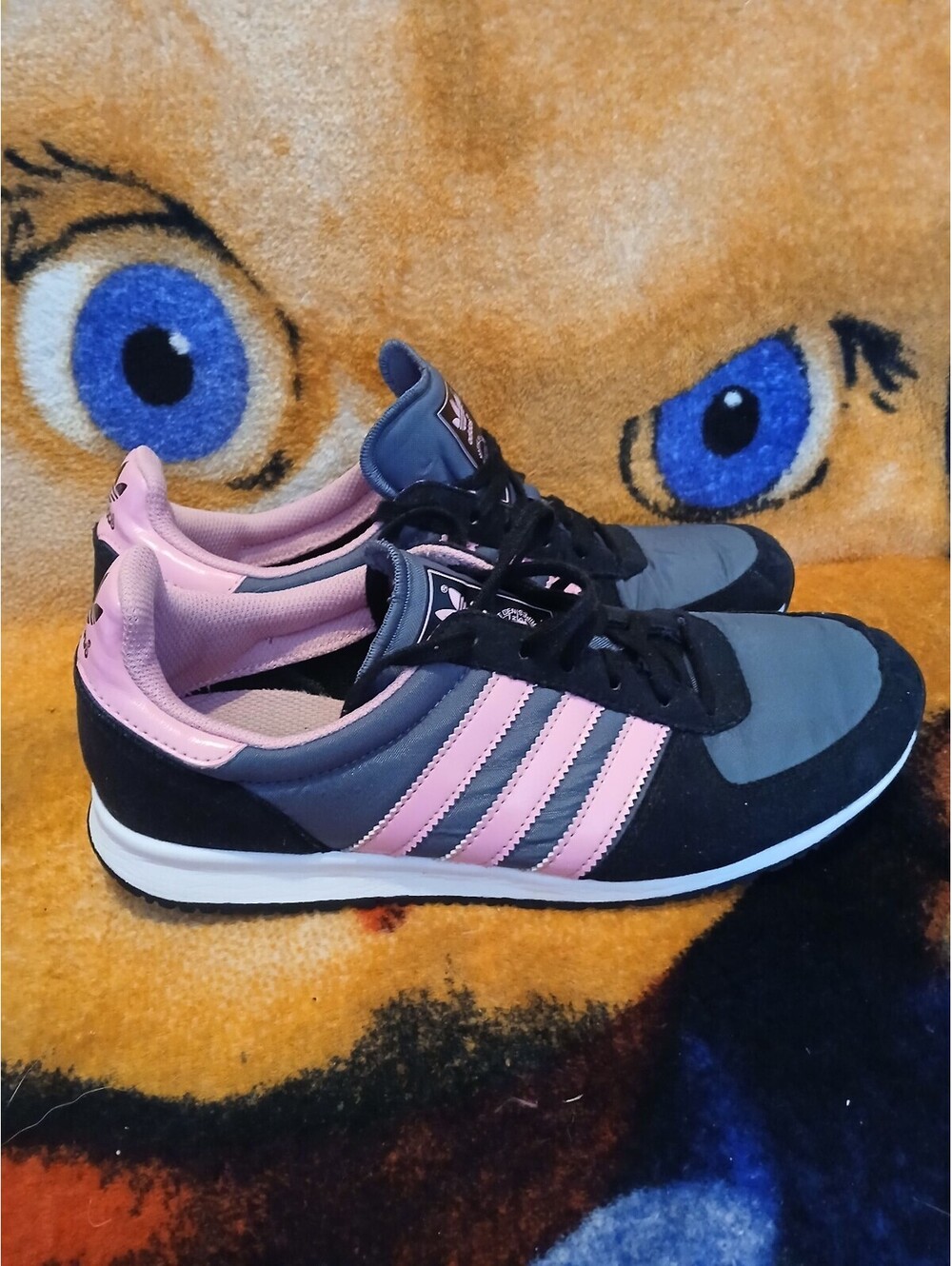 Adidas Retro Style Black and Pink Sneakers Size 9.5 US